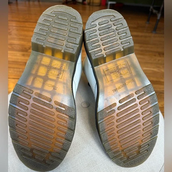 Doc Marten 1460 Original Smooth White Leather Lace Up Lug Boots Women's 7 - Picture 11 of 14